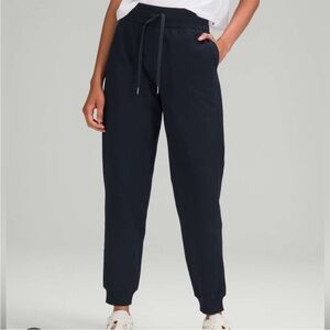 Lululemon Scuba High Rise Black Joggers Women's Size 4
